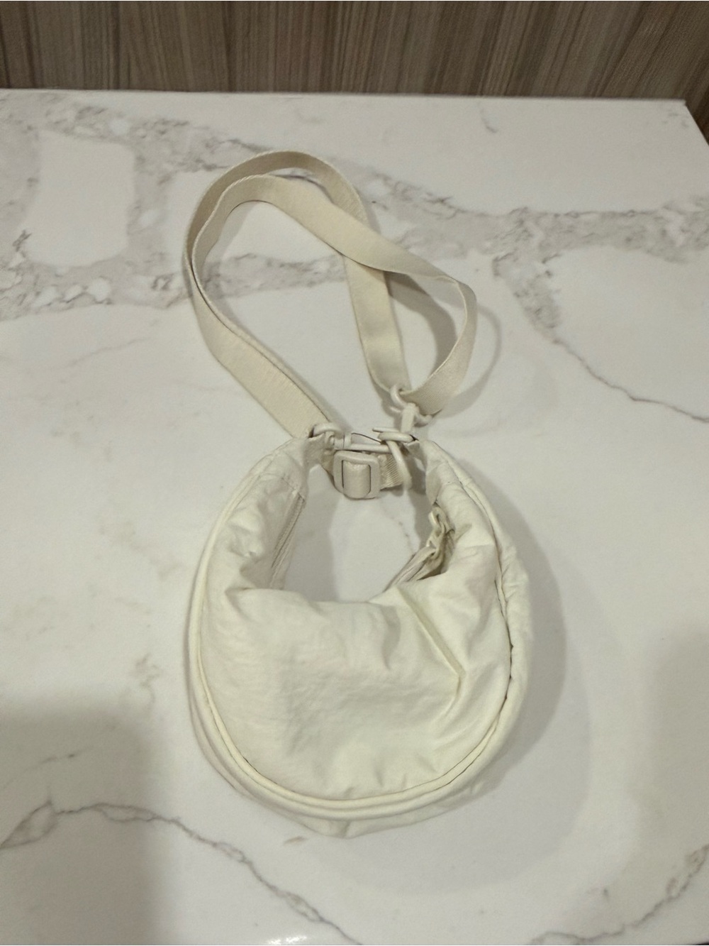 UNIQLO Crescent Mini Crossbody Bag – Off-White / Natural